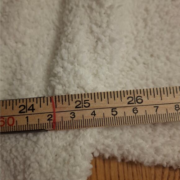 UGG Cream Fluffy Turtleneck Sweater - Size XL - Picture 4 of 6